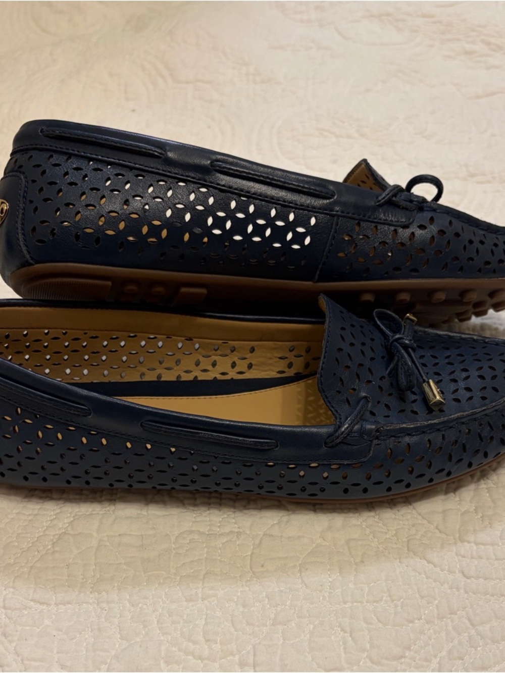 Michael Kore Navy Daisy Moccasin Flats w/Box - Picture 5 of 9